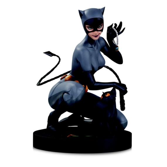 DC Designer Series Szobor Catwoman by Stanley Artgerm Lau 19 cm