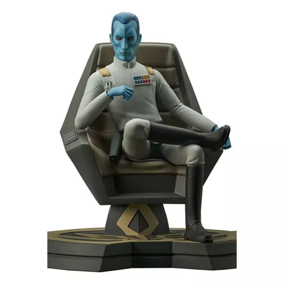 Előrendelhető Star Wars: Szobor Thrawn on Throne 23 cm