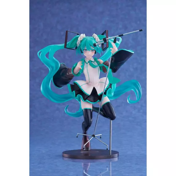 Hatsune Miku AMP PVC Szobor -Statue Birthday 2023 Ver. 21 cm