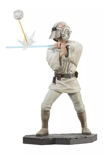 Előrendelhető Star Wars Episode IV Milestones Szobor Luke Skywalker 30 cm