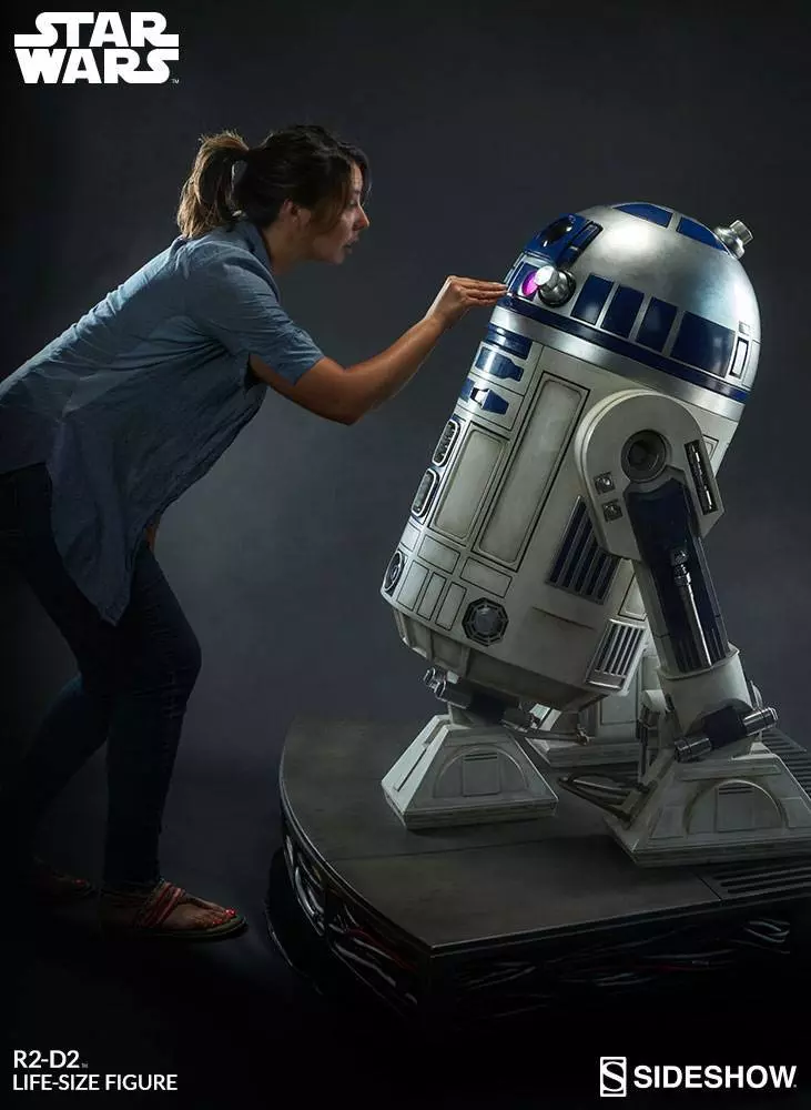 Előrendelhető Életnagyságú Star Wars R2-D2 Szobor 122cm